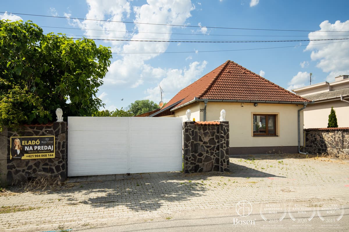 REZERVOVANÉ | BOSEN | Rodinný dom s veľkou záhradou, Veľká Budafa
