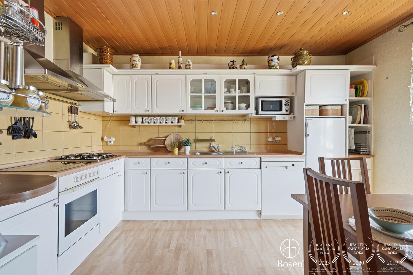 BOSEN | 7 izbový rodinný dom na pozemku 4 099 m², Kopčany – fotka 2