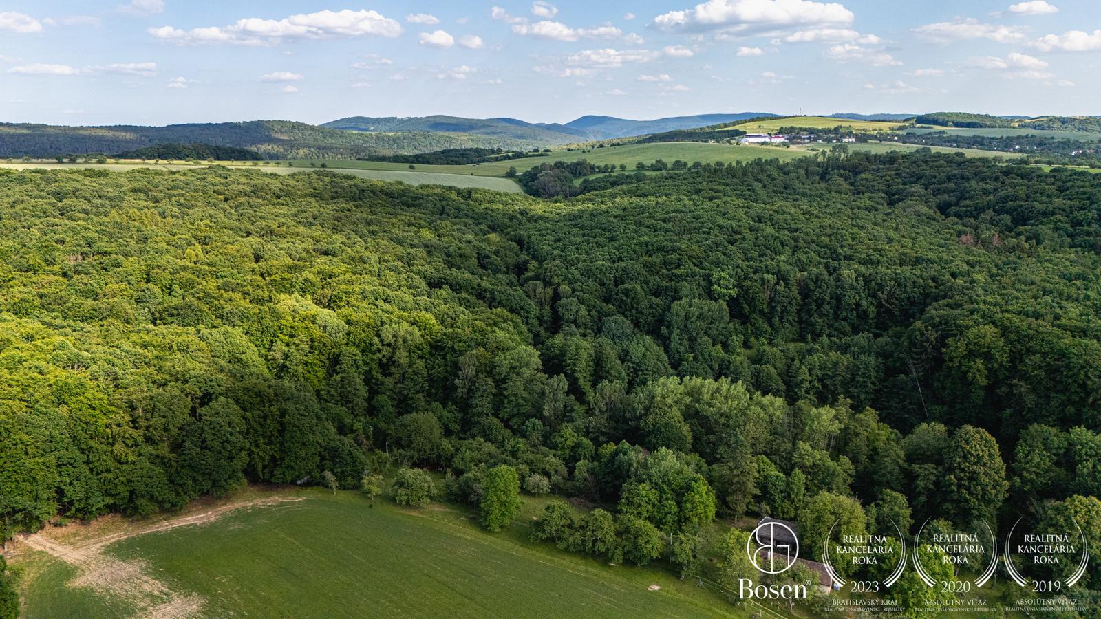 BOSEN | Rekreačný pozemok 4073 m² s maringotkou, studňou a elektrinou, Bukovec okres Myjava – fotka 2