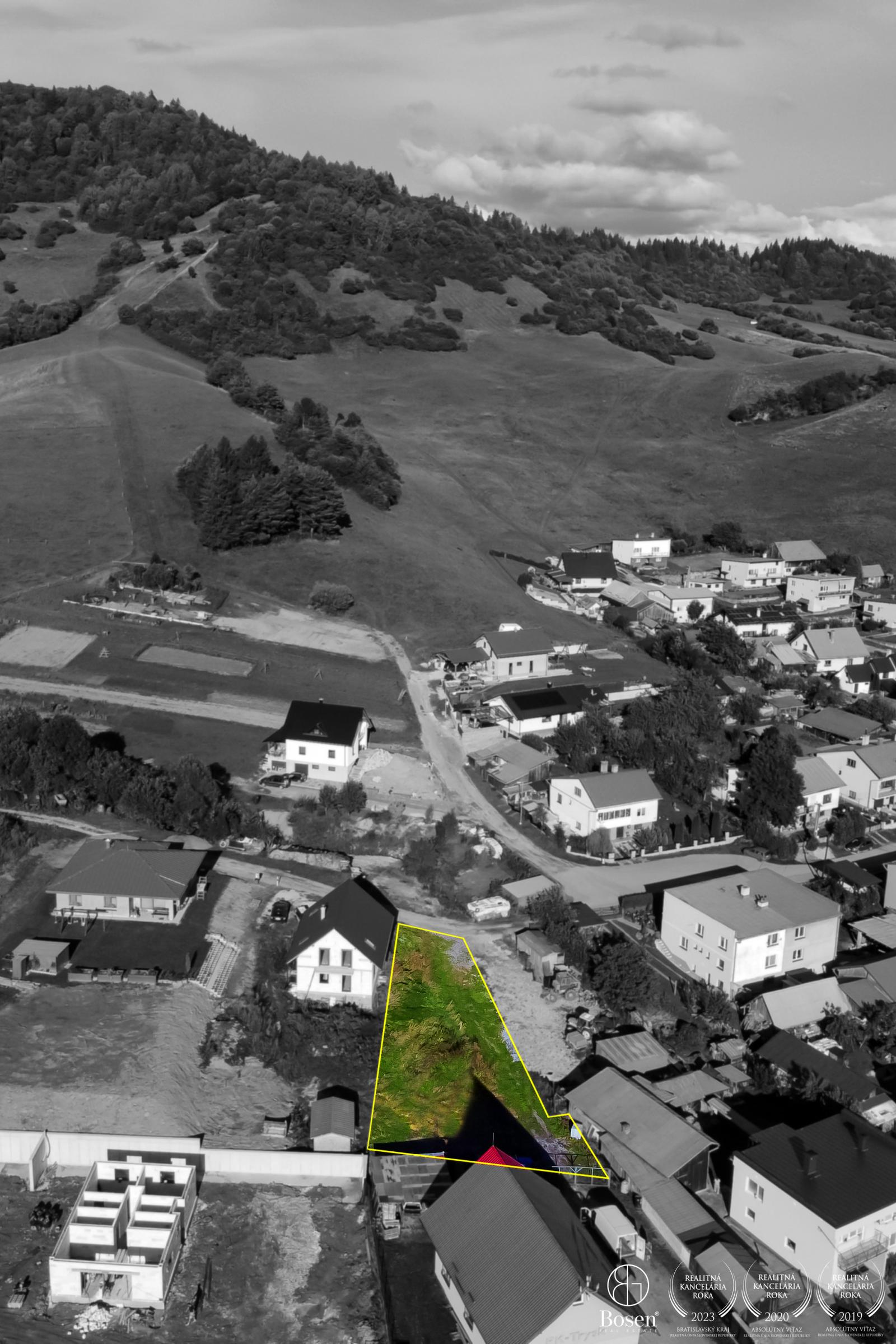 BOSEN | Stavebný pozemok v centre obce, 655 m², Žaškov