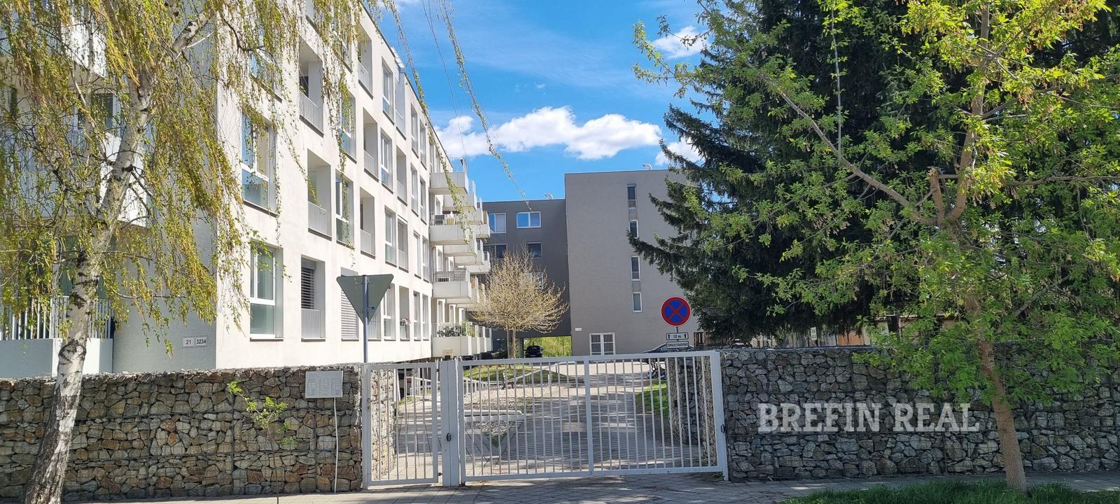 CENTRUM Stupavy, VEĽKÝ, MODERNÝ 3.i. BYT+ parkovacie miesto, Bezručova 21/A-AVANA