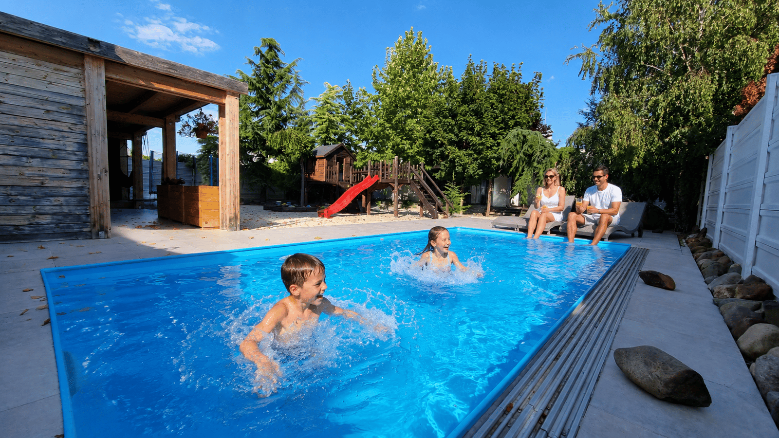 SUPER 6 izb. RD 202 m2, pozemok 700 m2, bazén-tepelné čerpadlo, ohrev na 31 st., protiprúd, slaná voda – fotka 2