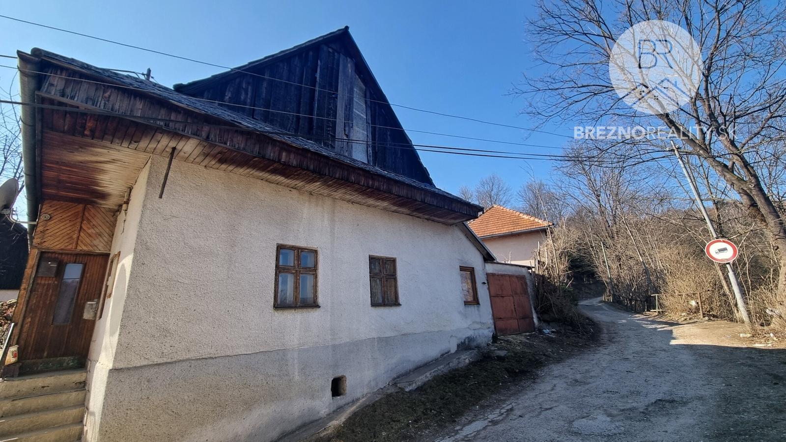 Dom/chalúpka v Brezne na predaj – atmosféra s pôvodnými prvkami