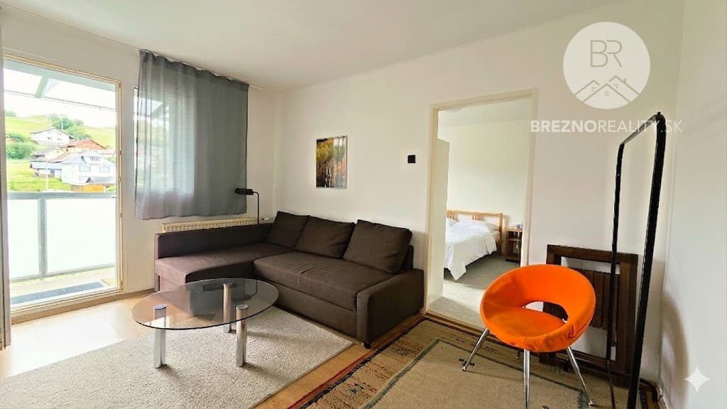 PREDANÝ - Príjemný 2-izbový byt s novým balkónom – Valaská – fotka 2