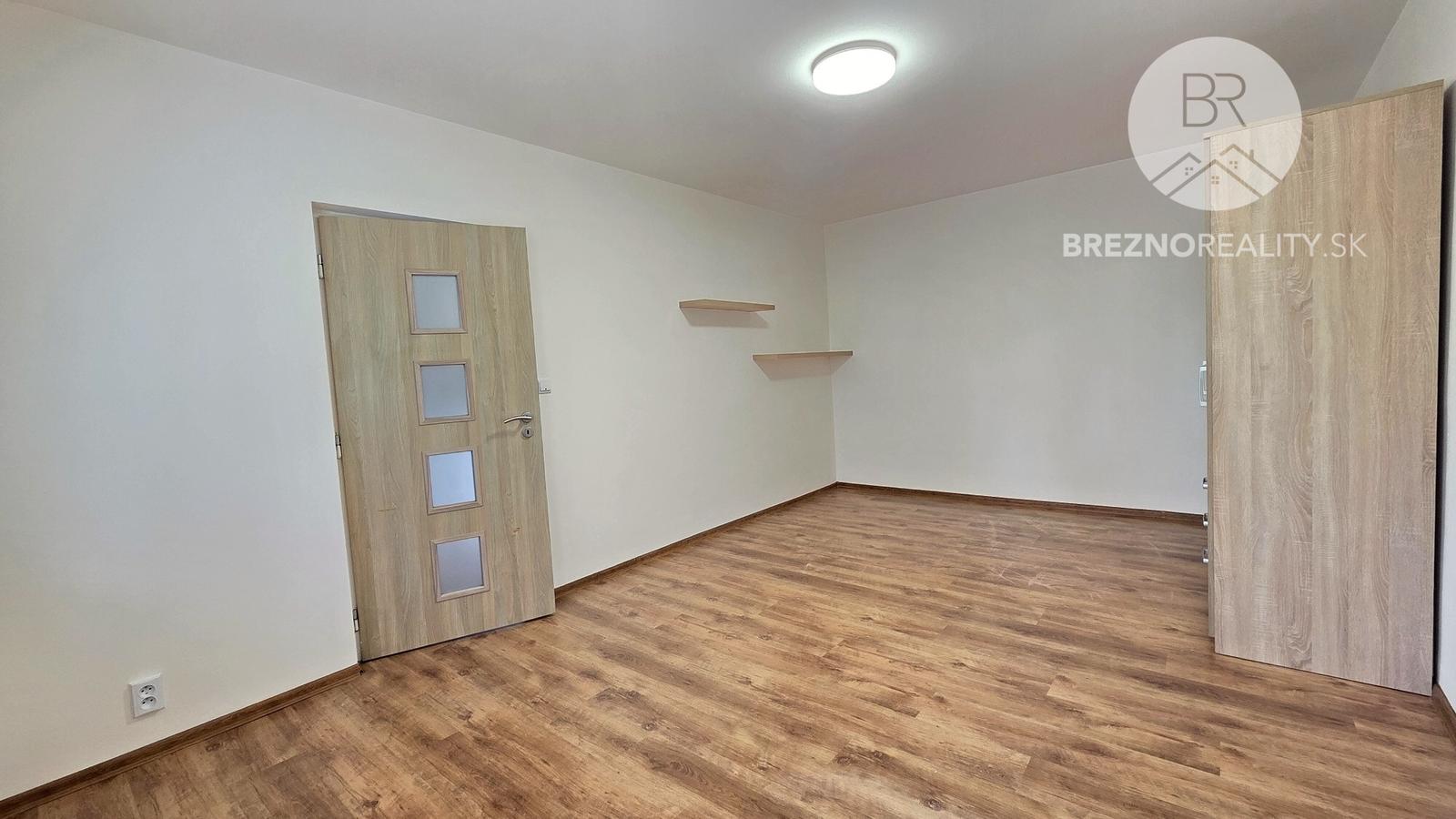 1-izbový byt po renovácii na prenájom – Podbrezová, Kolkáreň