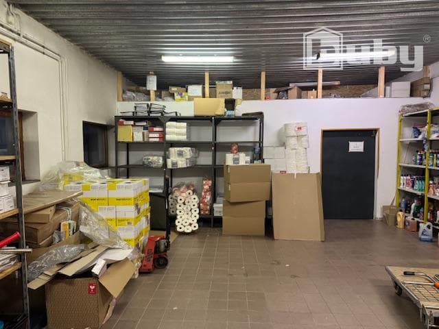 Obchodné priestory so skladom 150 m2, prenájom, Žilina