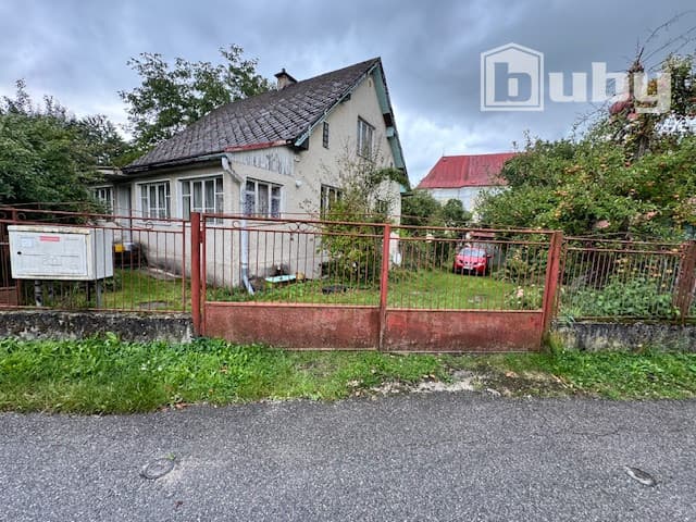 Rodinný dom, veľký pozemok 1009 m2, predaj, Papradno
