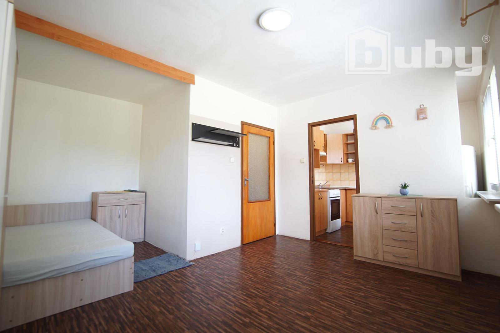 REZERVOVANÉ : 1 izbový byt (bauring) na predaj, 30 m2, Vrútky, čiastočná rekonštrukcia.