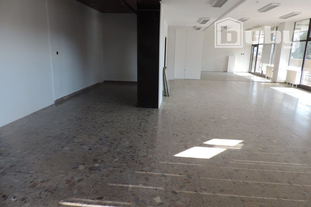 PRENÁJOM OBCHODNÉ, KANCELÁRSKE  A SKLADOVÉ  PRIESTORY, CENTRUM PB
