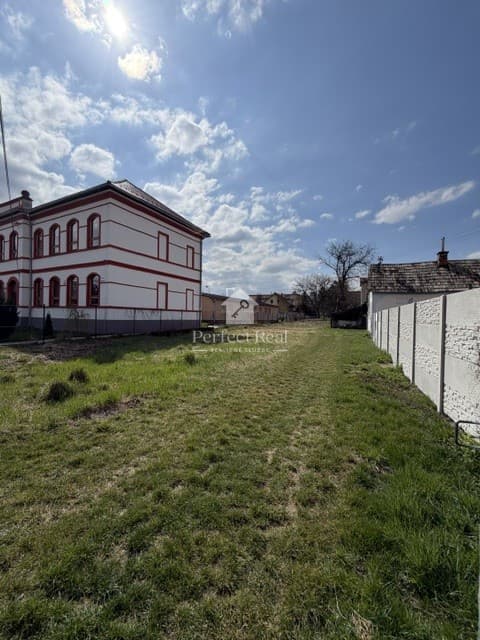 Na predaj  investičný stavebný pozemok v Žarnovici o rozmere 951,5m2. – fotka 2