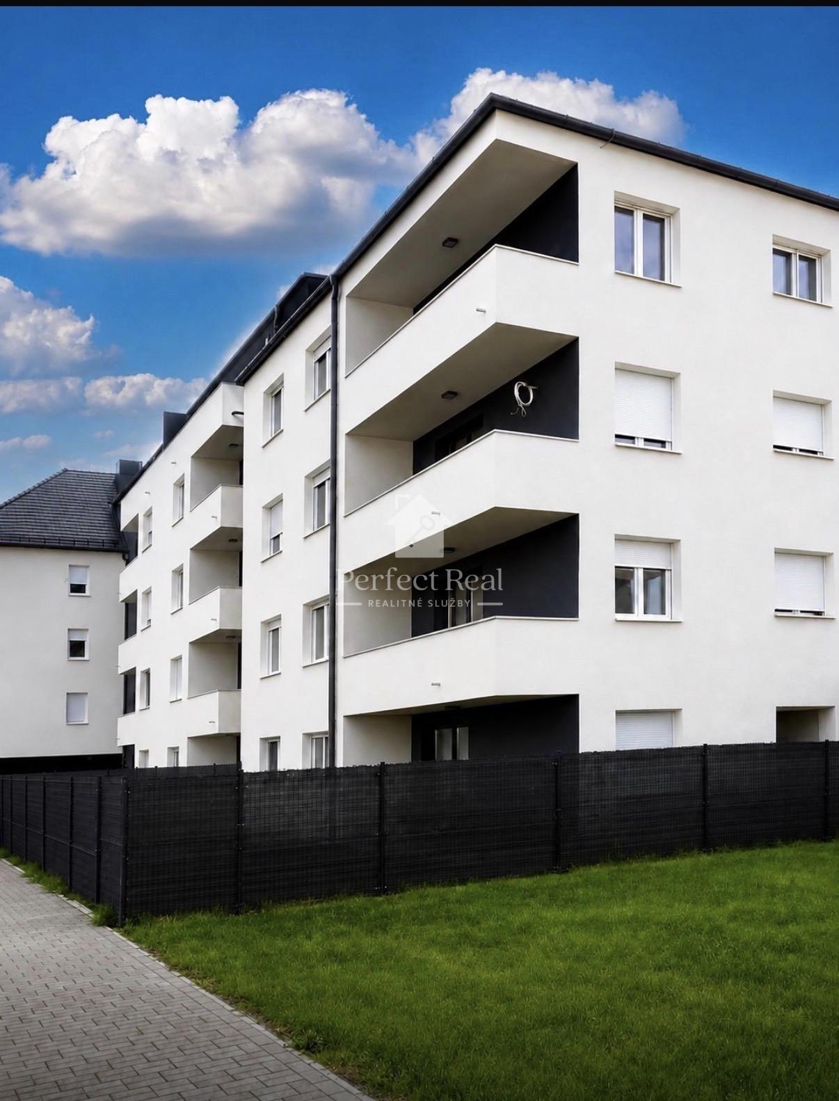 Na predaj 1,5 izbové byty v Rajke v projekte Park IV s balkónom a parkovaním.