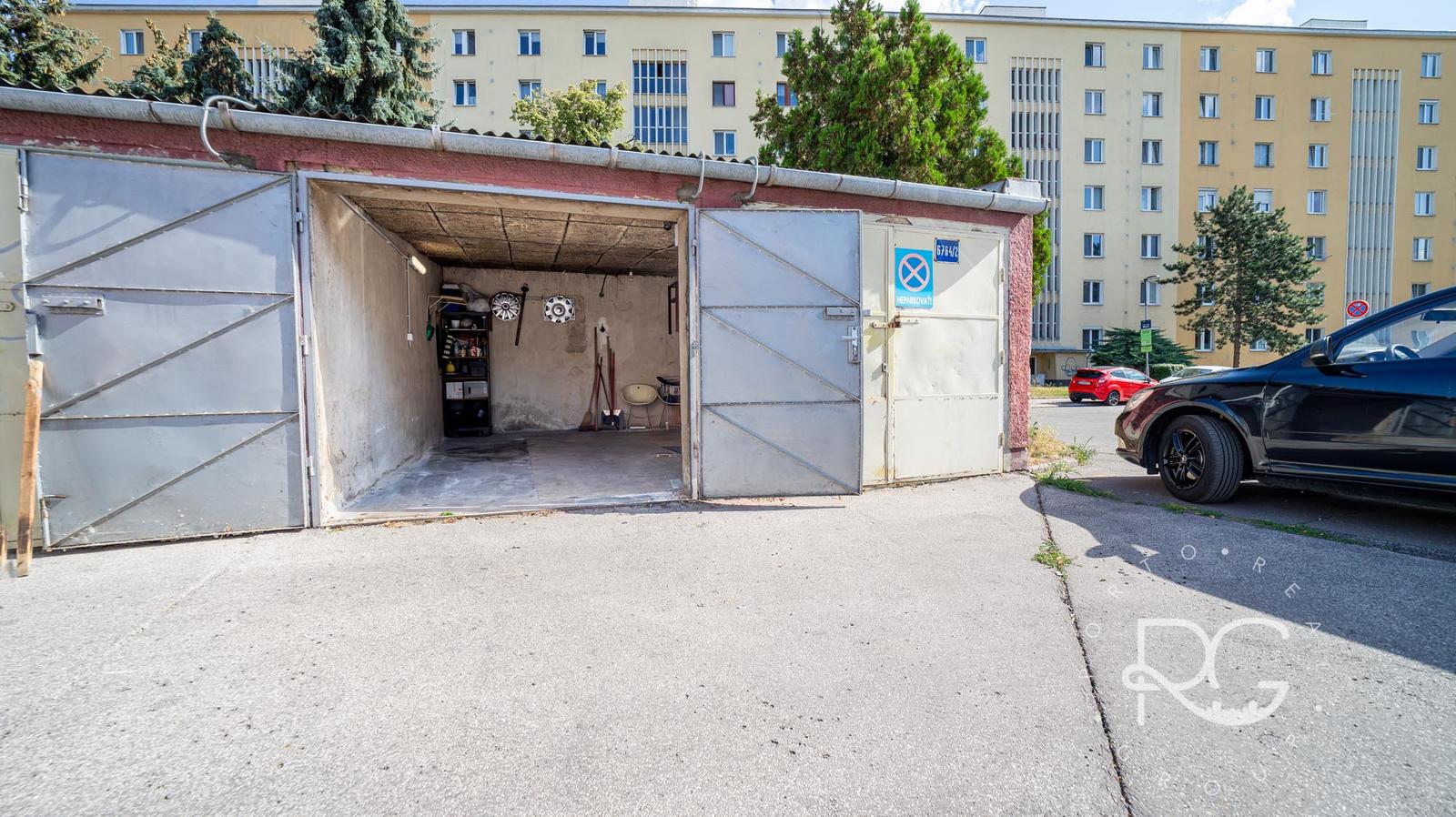Garáž na prenájom na ulici Martinčeková - Ružinov – fotka 2