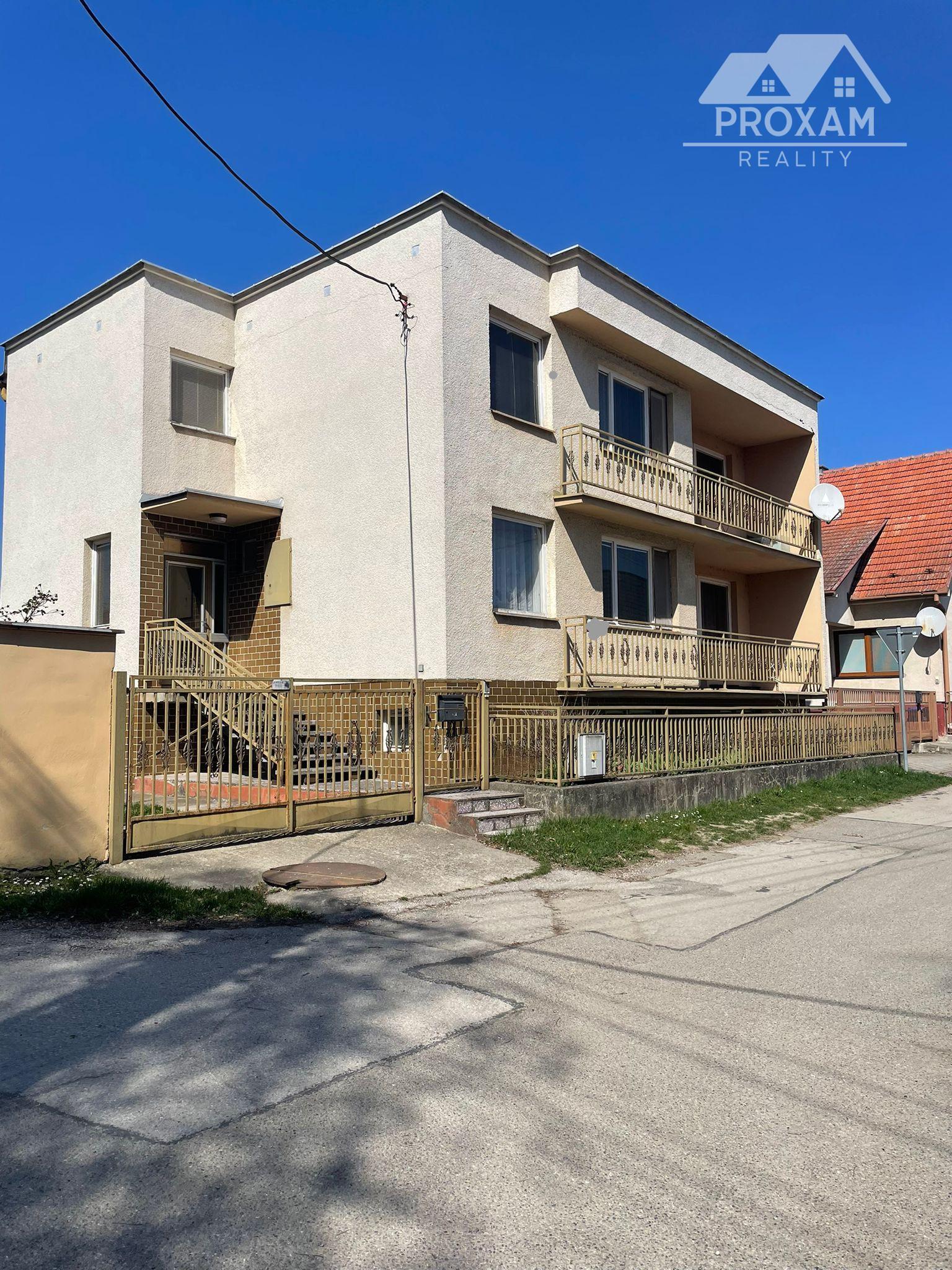 Na predaj rodinný dom v Adamovských Kochanovciach – fotka 2