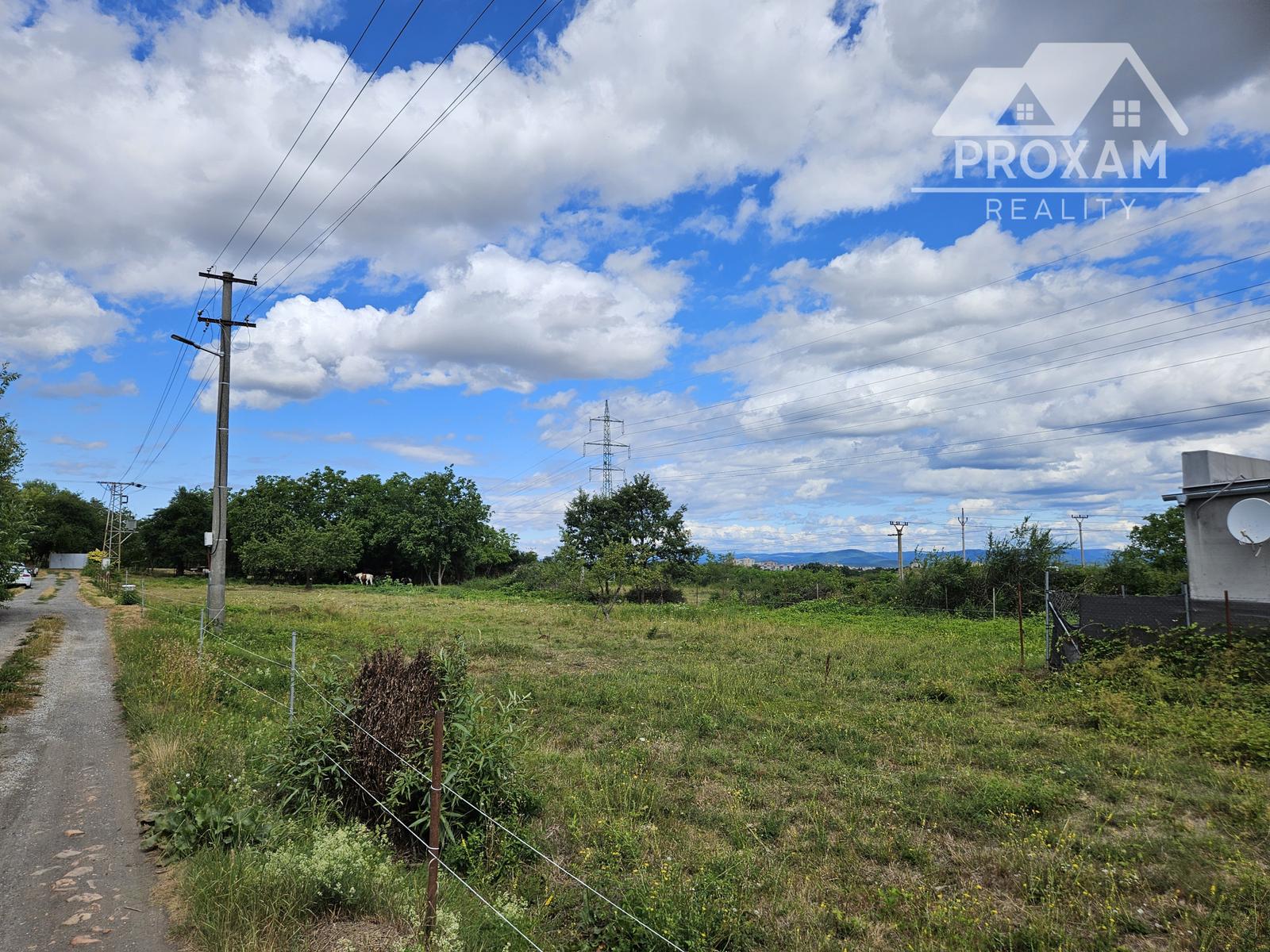 INVESTIČNÝ STAVEBNÝ POZEMOK 4 000 m² – Lučenec, časť Vinica