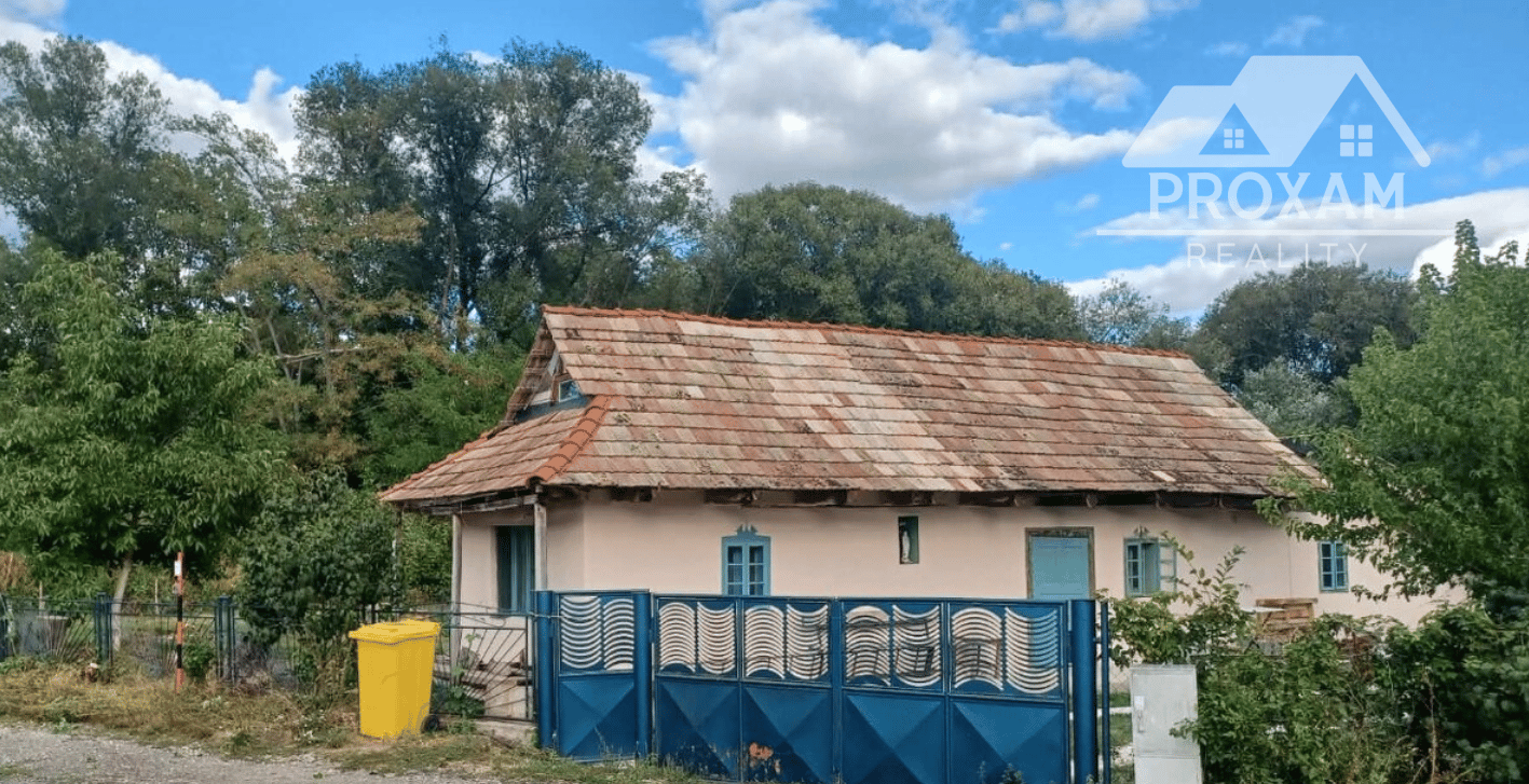 Na predaj je prízemný rodinný dom/chalupa/.