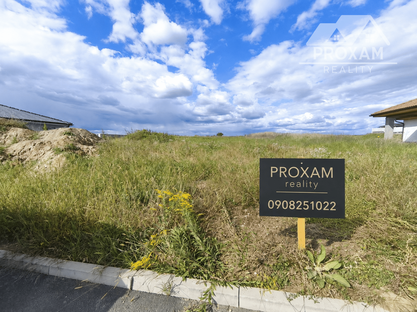 POZEMOK MIKUŠOVCE 1001m2
