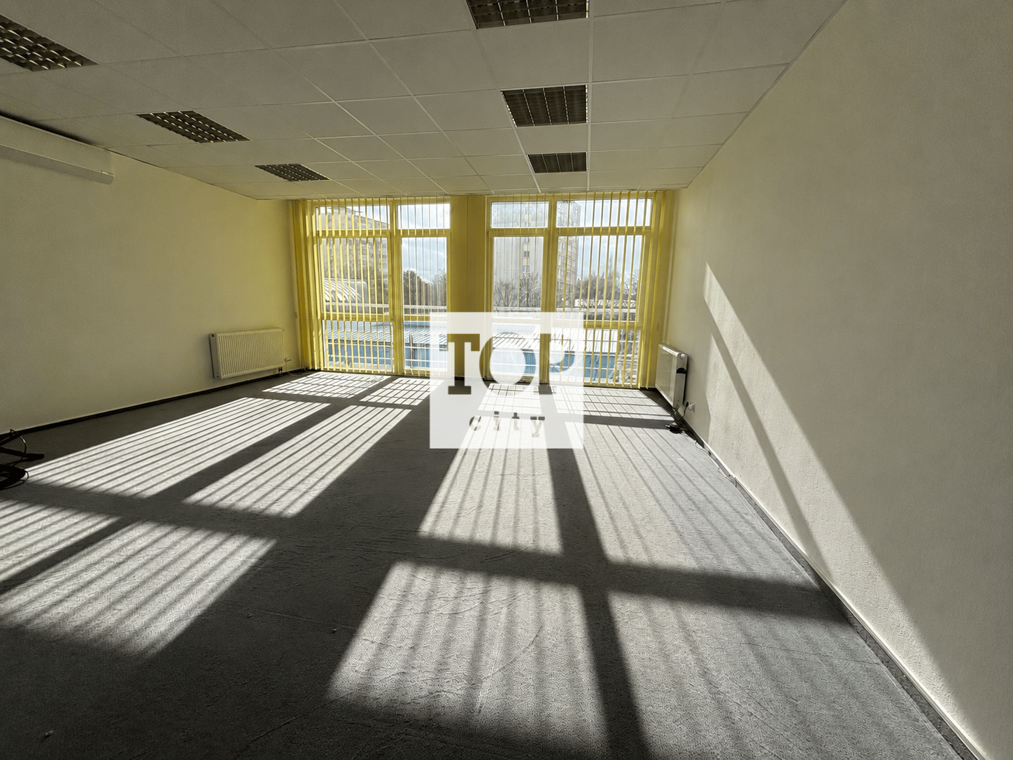 NA PRENÁJOM: KANCELÁRSKY / OBCHODNÝ PRIESTOR 36 m² – POPRAD, ZÁPAD