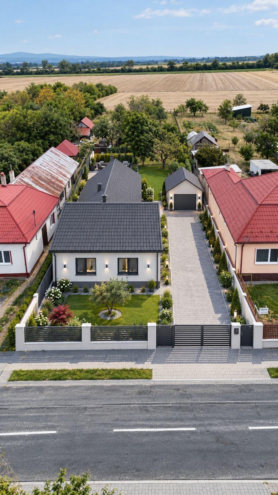 REZERVOVANE !!! RODINNÝ DOM S POZEMKOM – VEĽKÉ REVIŠTIA – fotka 2