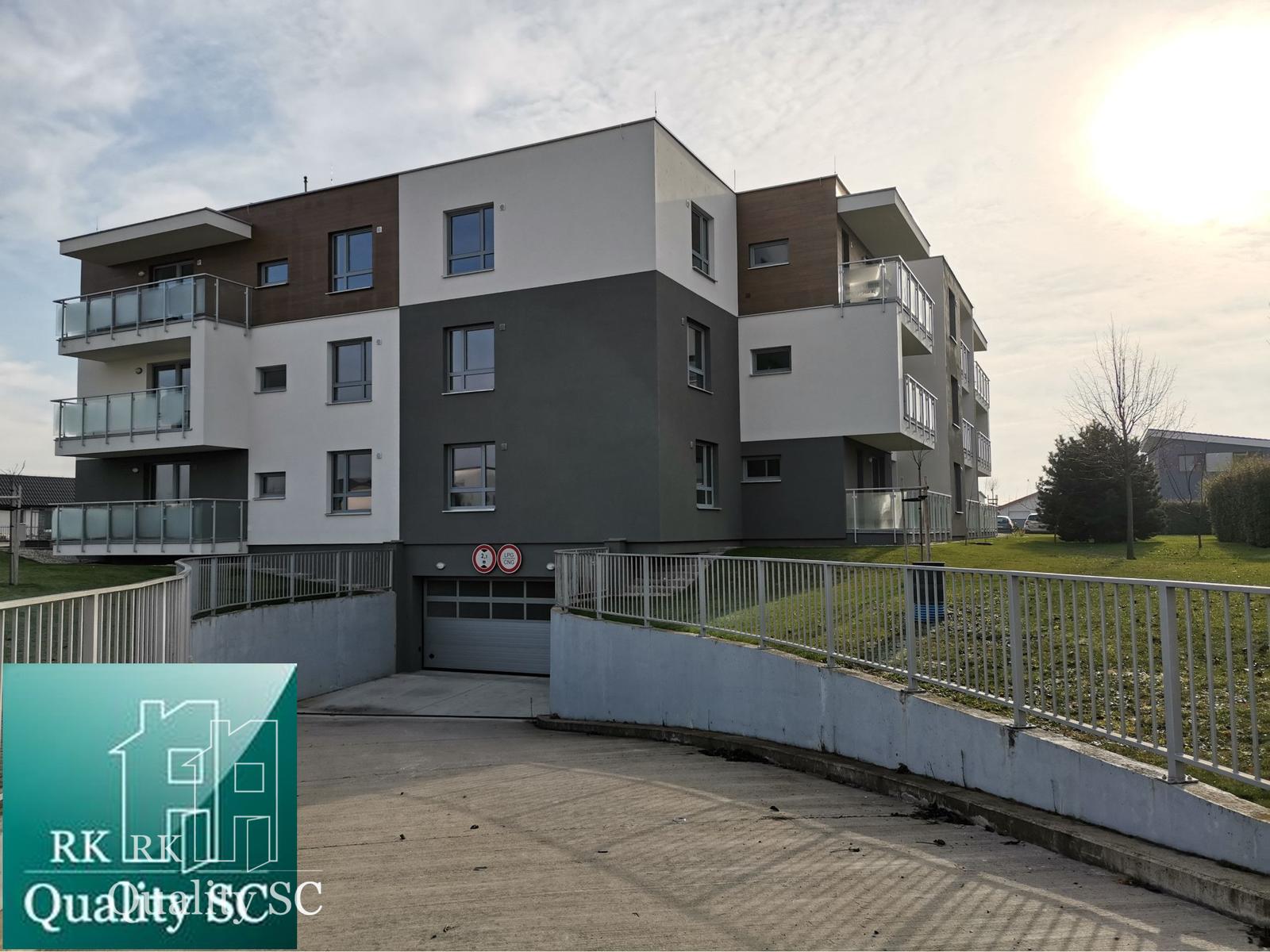 PRENAJATÉ - SENEC - NA PRENÁJOM - veľkometrážny 2 izbový byt s vlastným garážovým státím - Senec Gardens