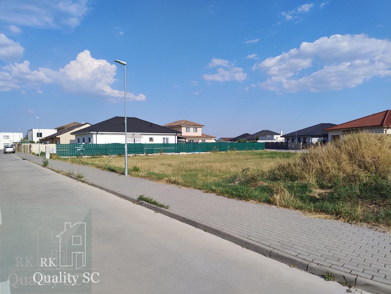 SENEC - NA PREDAJ exkluzívny stavebný pozemok pre rodinné domy - JUŽNÁ BRÁNA