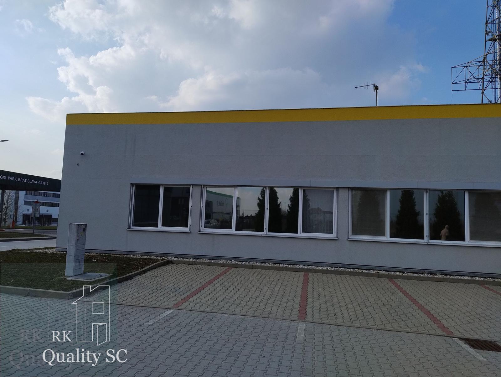 SENEC - NA PREDAJ – administratívna budova  s vysokým štandardom a parkoviskom - Diaľničná ul. – fotka 2