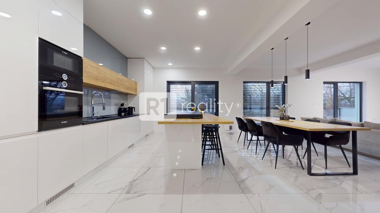 TOP APARTMENT, NA LODENICI (garáž, 1 x parking, pivnica) / Piešťany – fotka 2