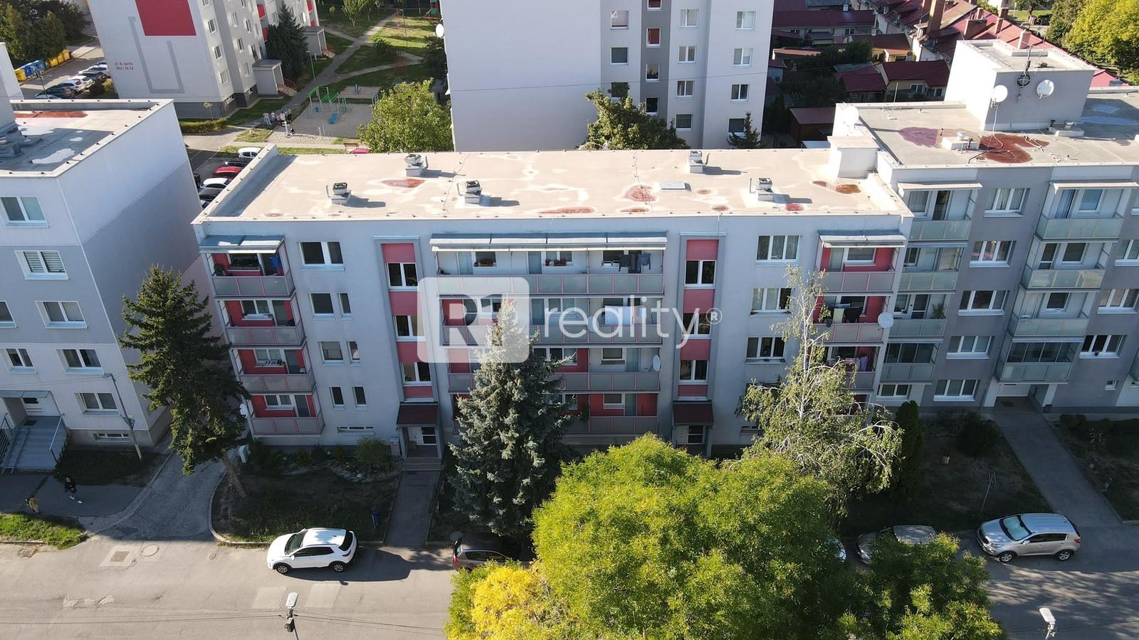 Priestranný 3-izbový byt, Vrbové (na splátky od 376 €/mesiac)