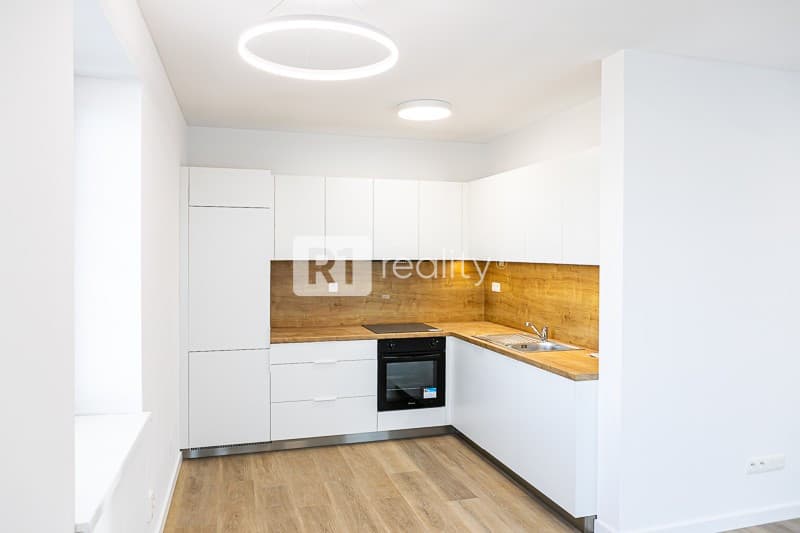 Pekný 2 izbový byt 53,2 m2 +2 x balkón, Piešťany-centrum – fotka 2