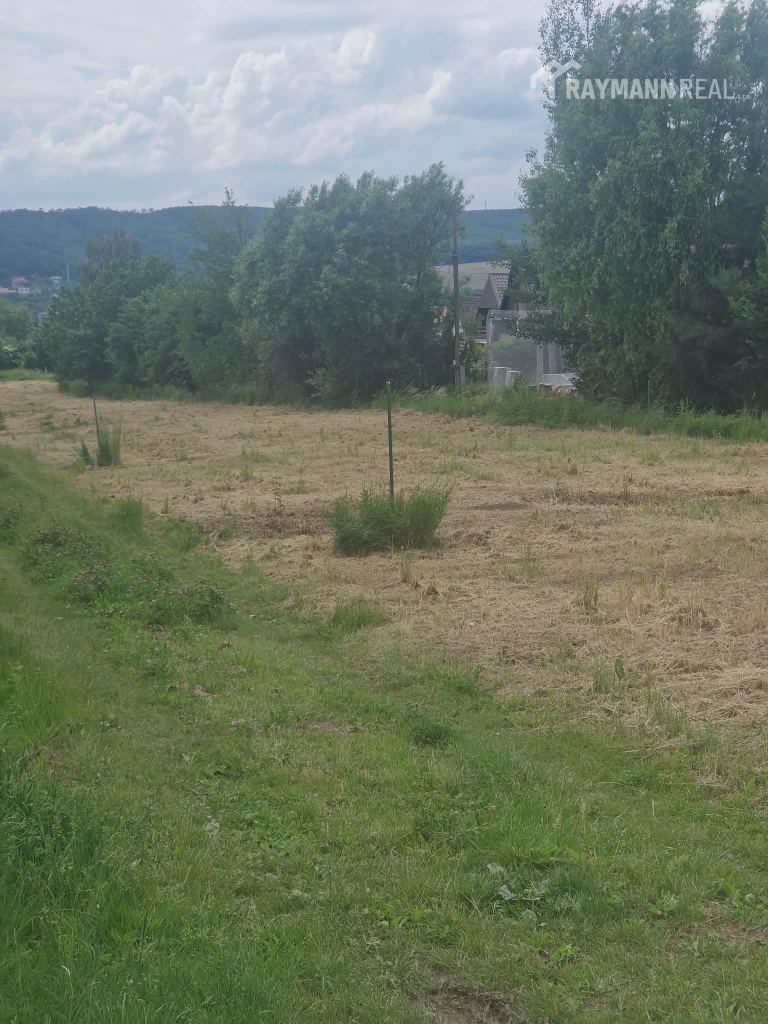 Na predaj pozemok v Rozhanovciach