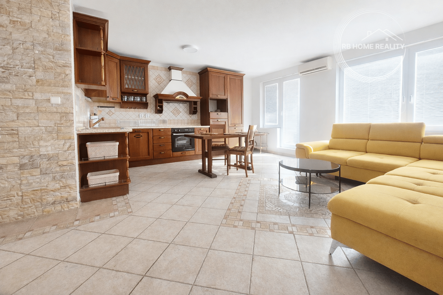 NA PREDAJ NADŠTANDARDNÝ 2-IZBOVÝ BYT 86 m² | po kompletnej rekonštrukcii | Ružinov – Trnávka