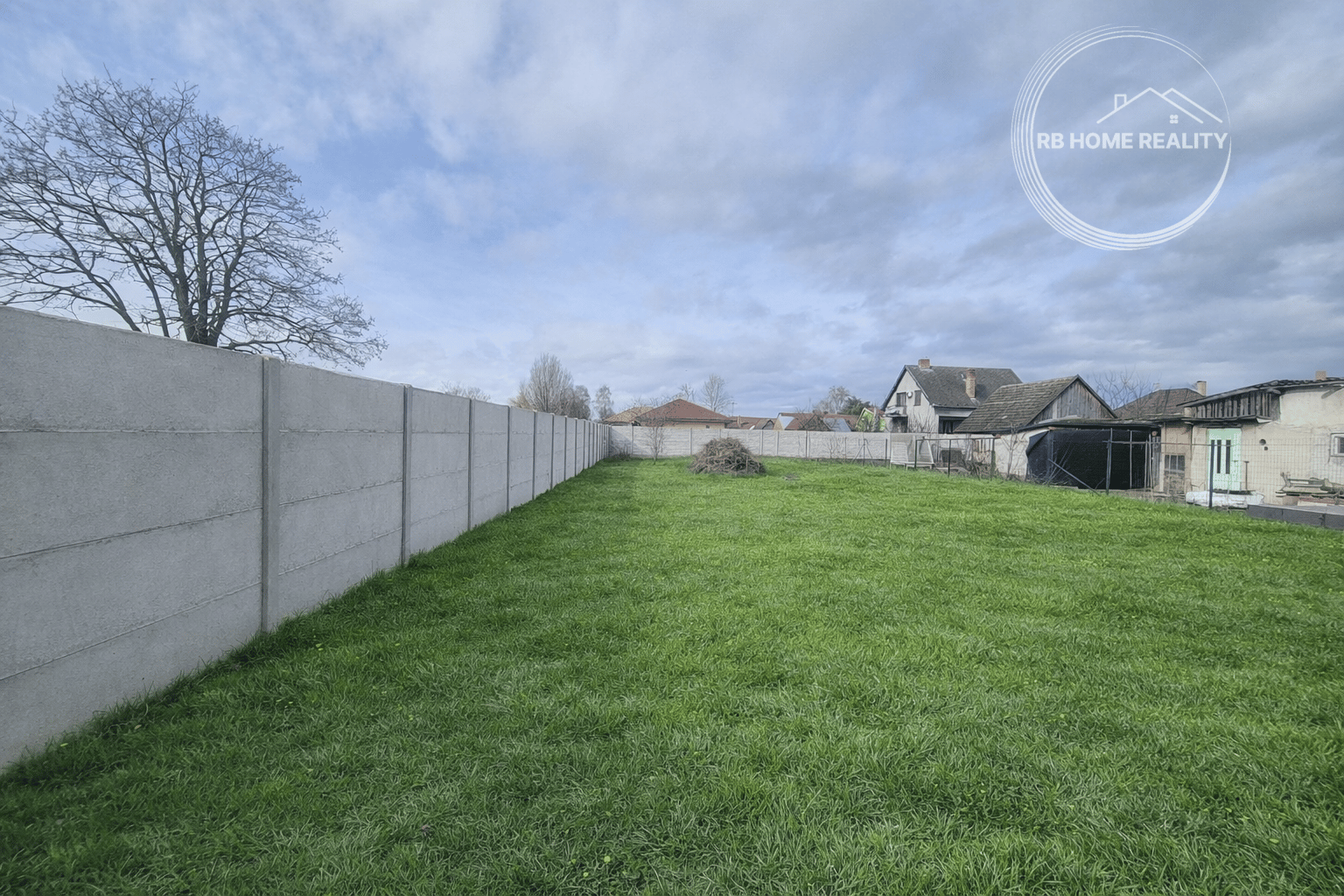 NA PREDAJ PRIESTRANNÝ 6-IZBOVÝ DOM | 195 m² | bývanie aj podnikanie | Veľké Dvorníky – fotka 2