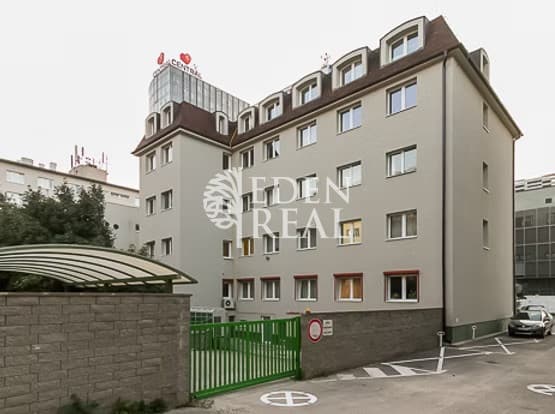 Samostatná malá kancelária pri OC Centrál
