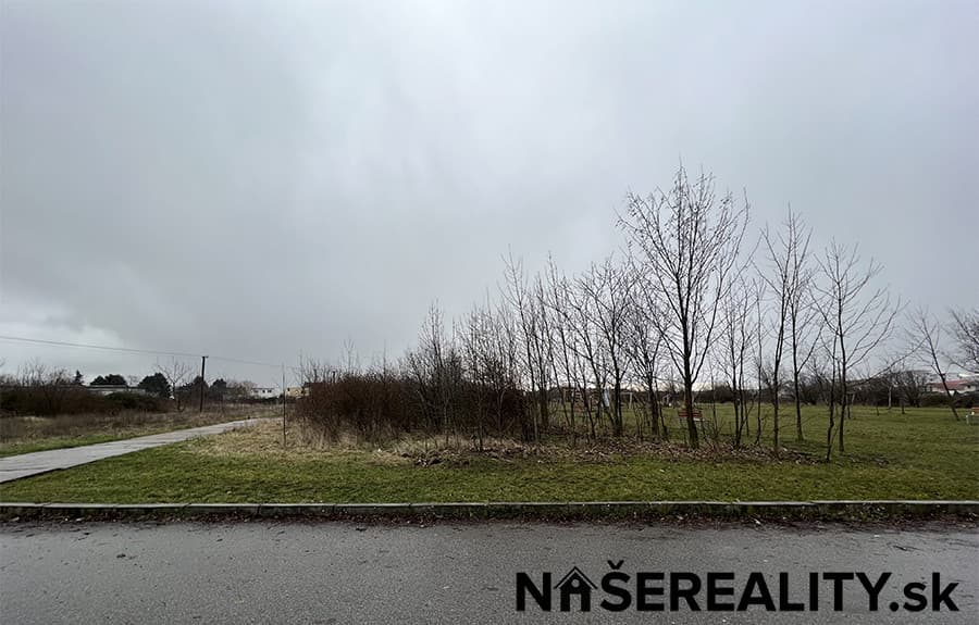 Predaj pozemku s výmerou 3380 m² na výstavbu rodinných domov – fotka 2