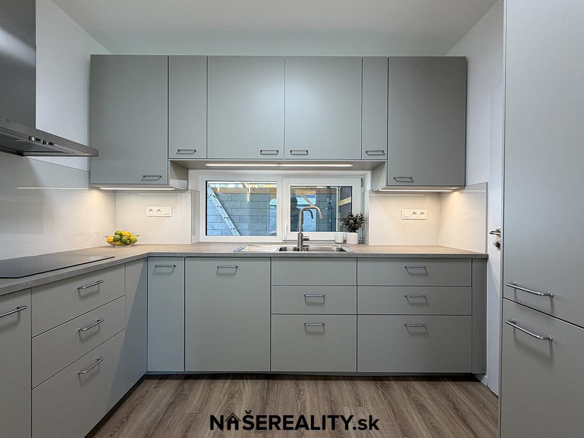 PRIESTRANNÝ 6-IZBOVÝ RODINNÝ DOM NA PRENÁJOM V KALINKOVE – NOVOSTAVBA 157 m²
