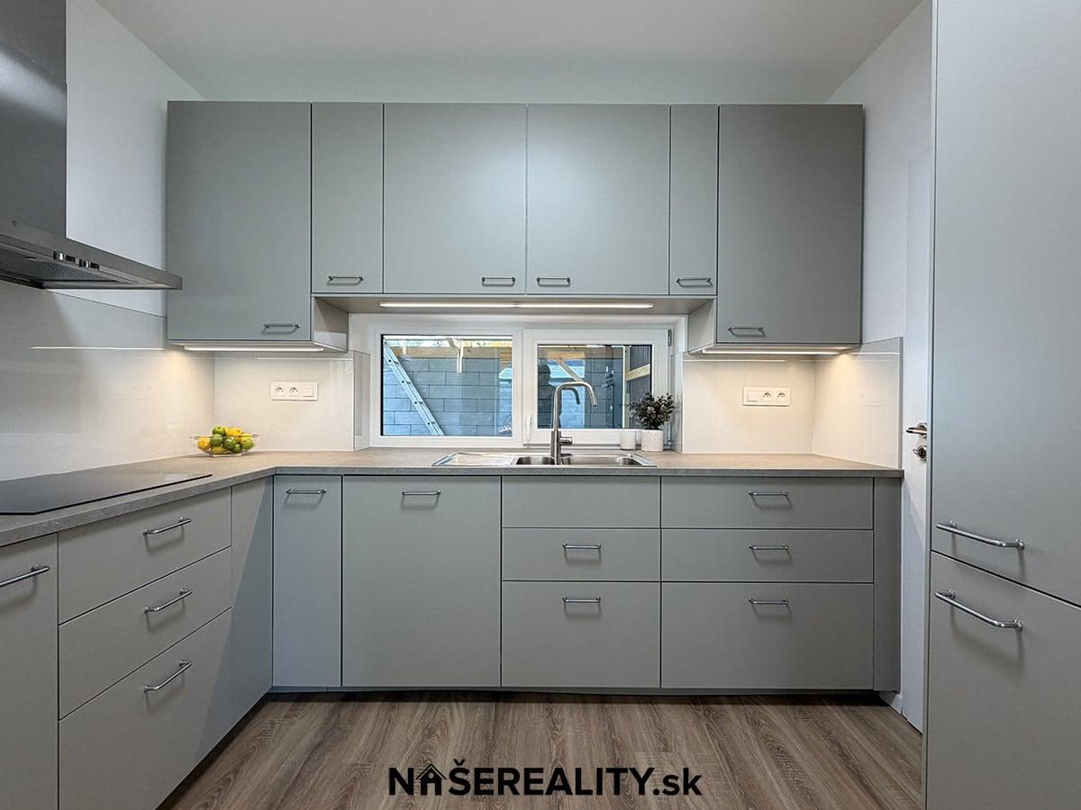 PRIESTRANNÝ 6-IZBOVÝ RODINNÝ DOM NA PRENÁJOM V KALINKOVE – NOVOSTAVBA 157 m²