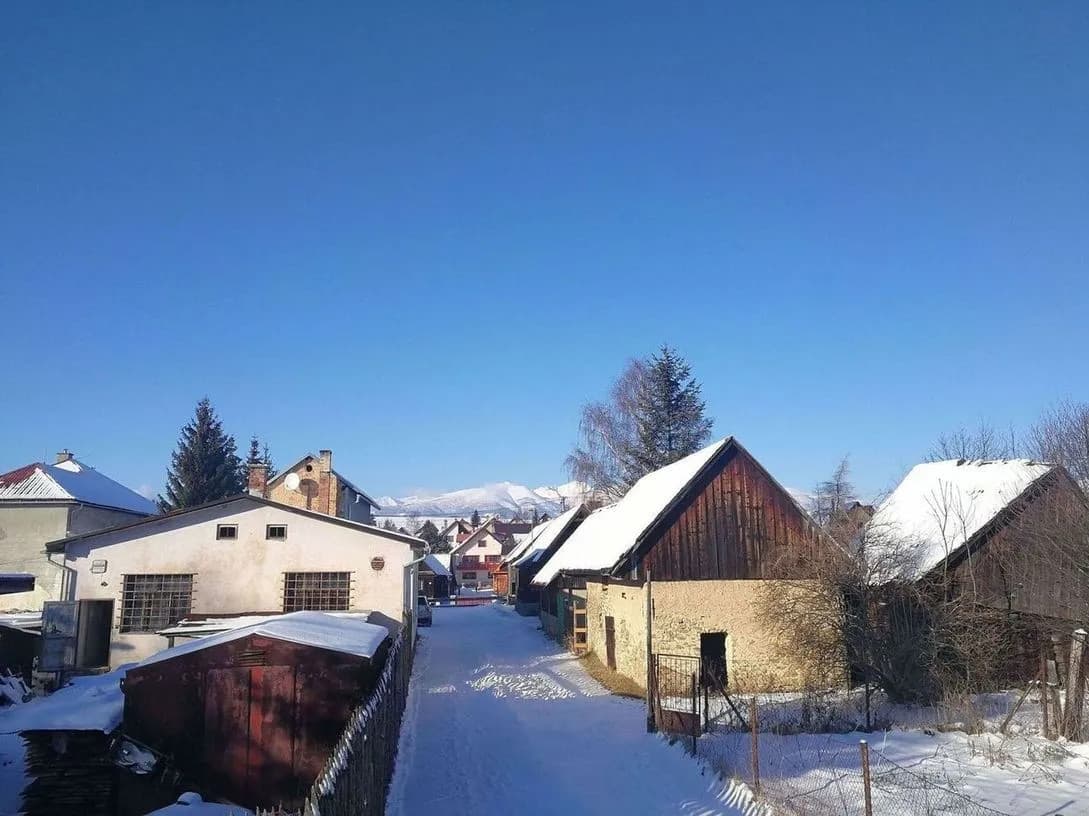 Predaj pozemku, 210m2, centrum obce Východná, krásne výhľady – fotka 2