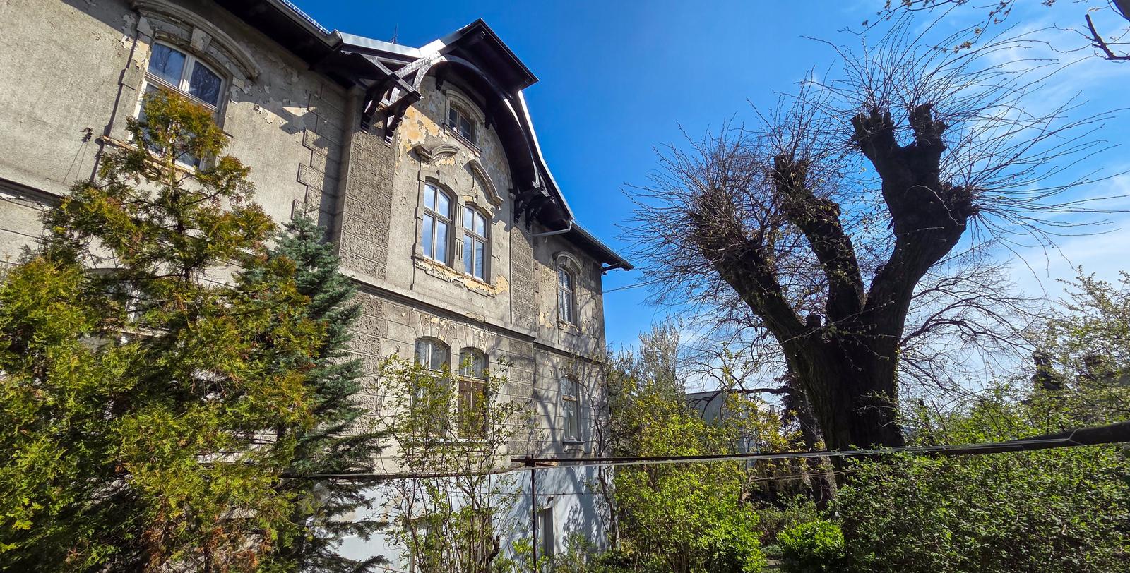 Na predaj 2 izb. byt, prízemie 51,7m2, vila Martha, Novosvetská ul., podiel na krásnej záhrade, 2 x pivnica – fotka 2