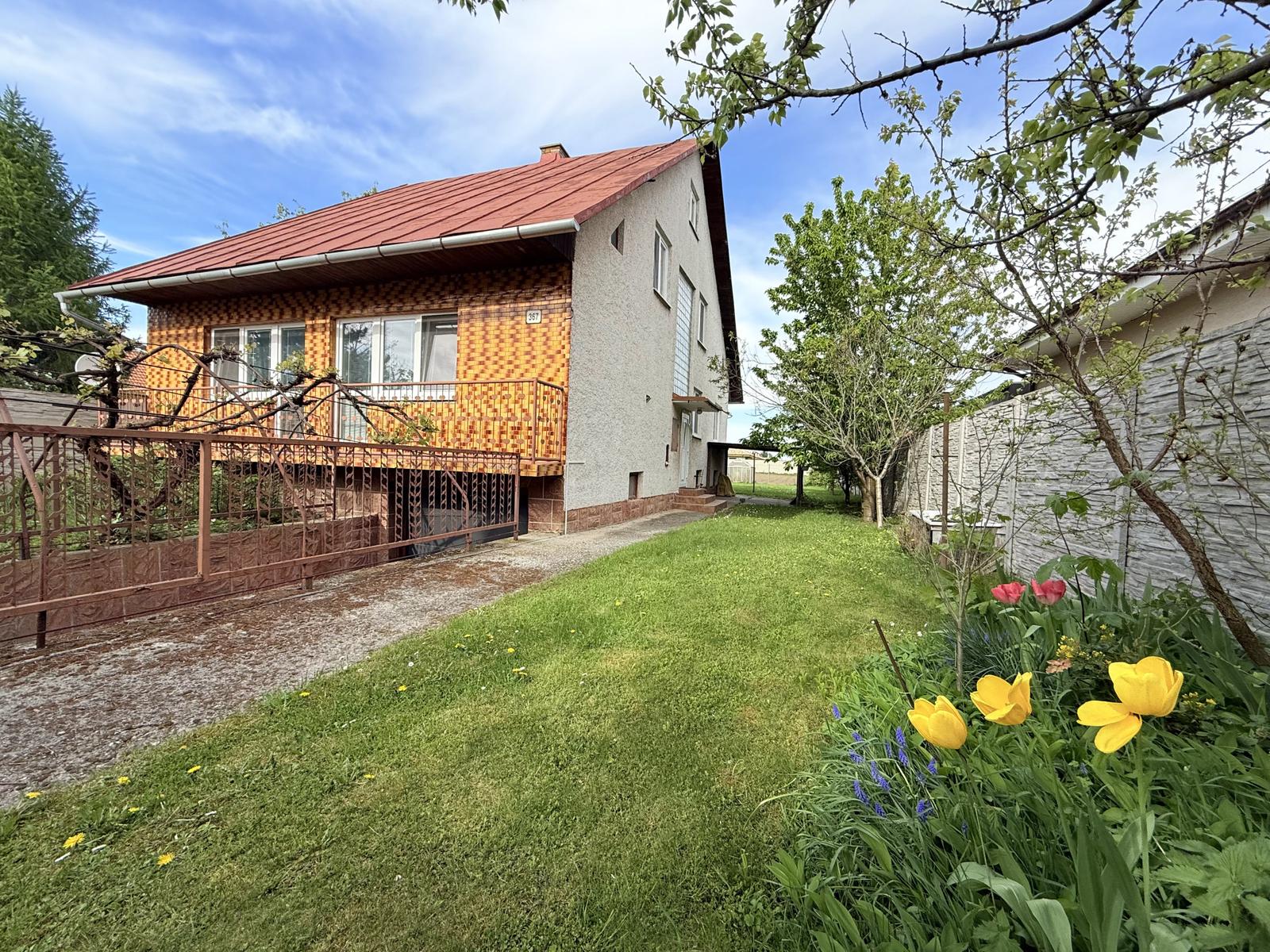 Viacgeneračný 10-izbový rodinný dom, ÚP 340m2, pozemok 638m2