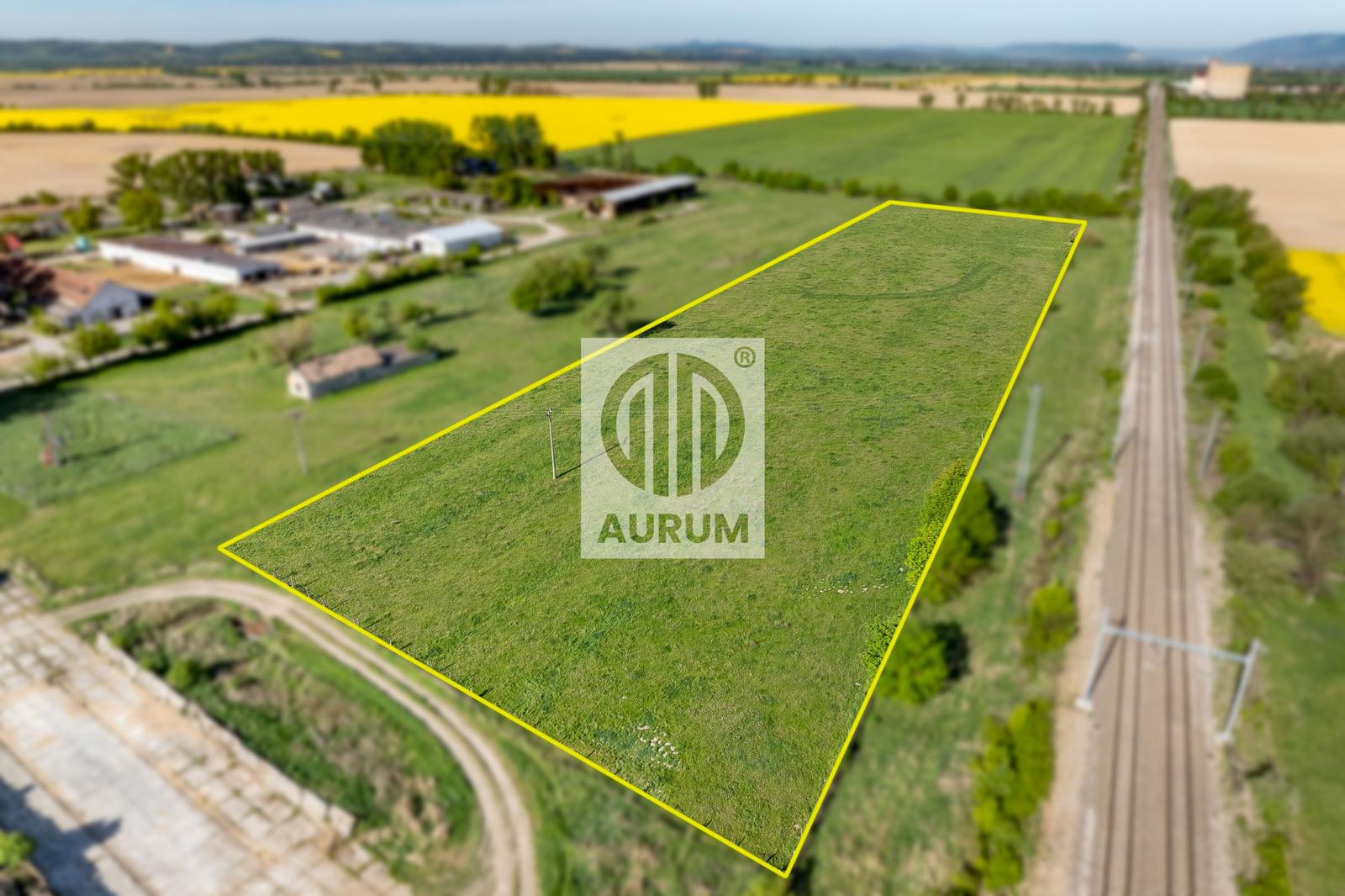 Pozemok 25.000 m2 na výstavbu Haly, 14 km od Košíc
