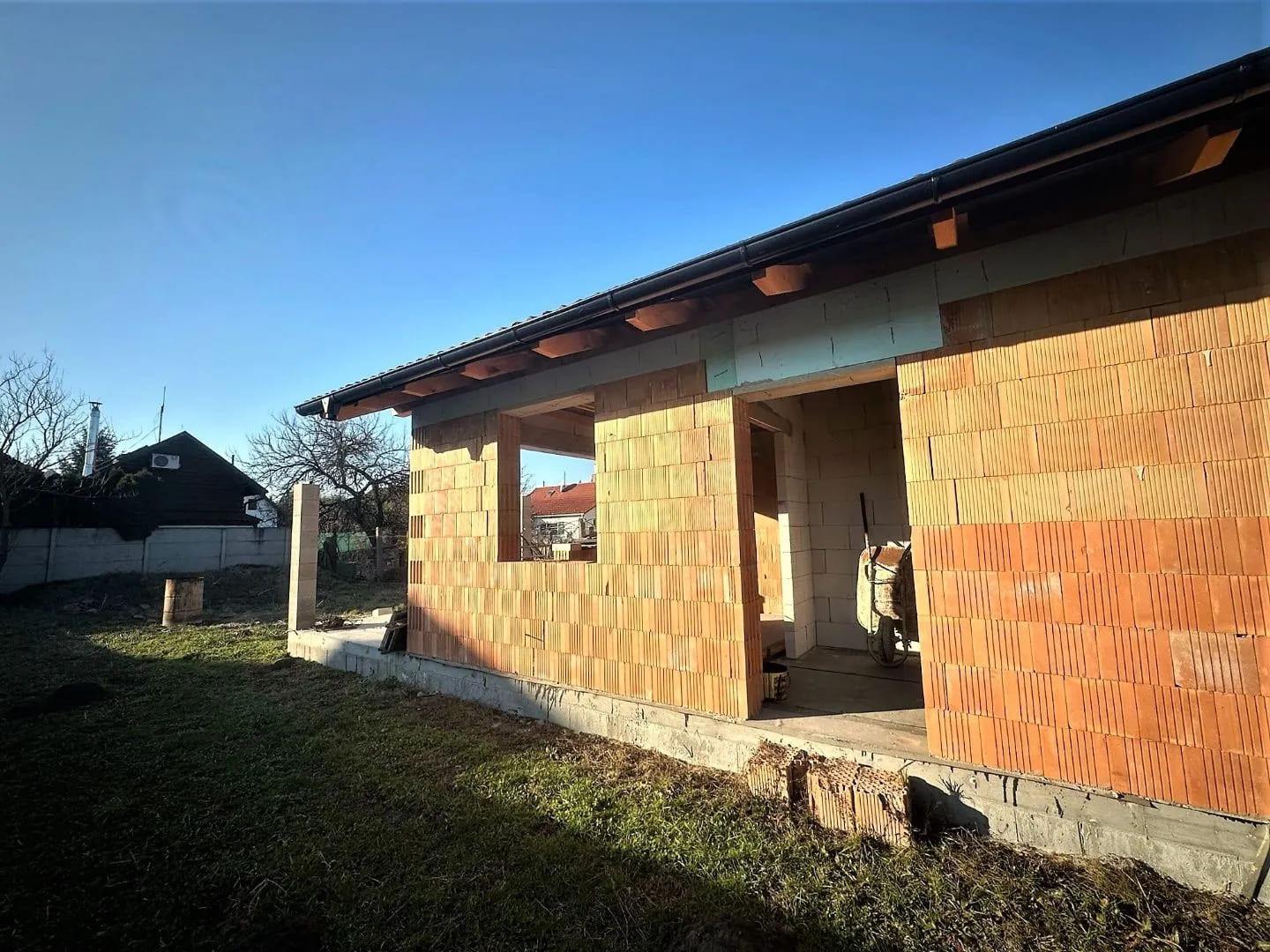 AFYREAL predaj pozemku 901m2 EXTRA CENA 100,-/m2 rozostavaná stavba BONUS Vojka nad Dunajom – fotka 2