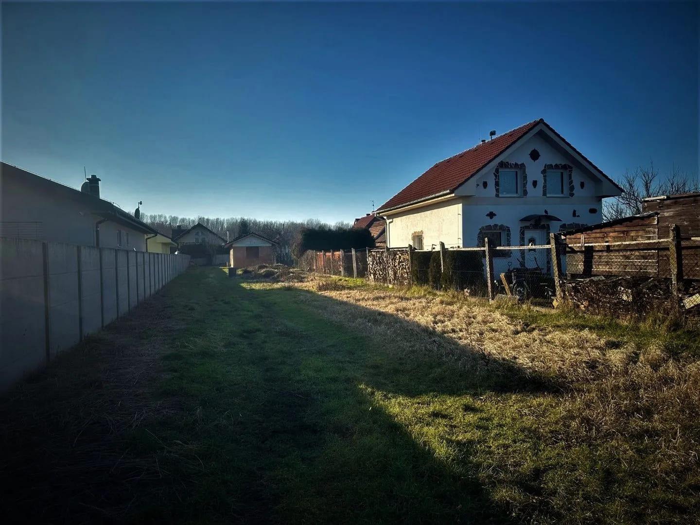 AFYREAL predaj pozemku 901m2 EXTRA CENA 100,-/m2 rozostavaná stavba BONUS Vojka nad Dunajom