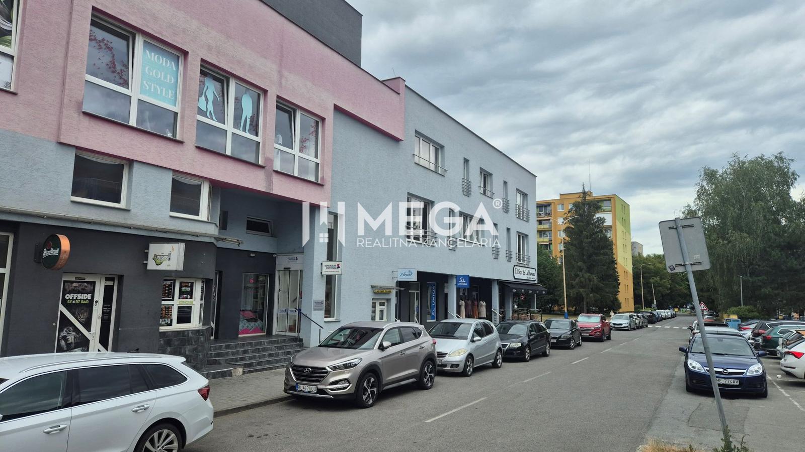 PRENÁJOM kancelárskych priestorov (42 m2) v CENTRE MESTA HUMENNÉ