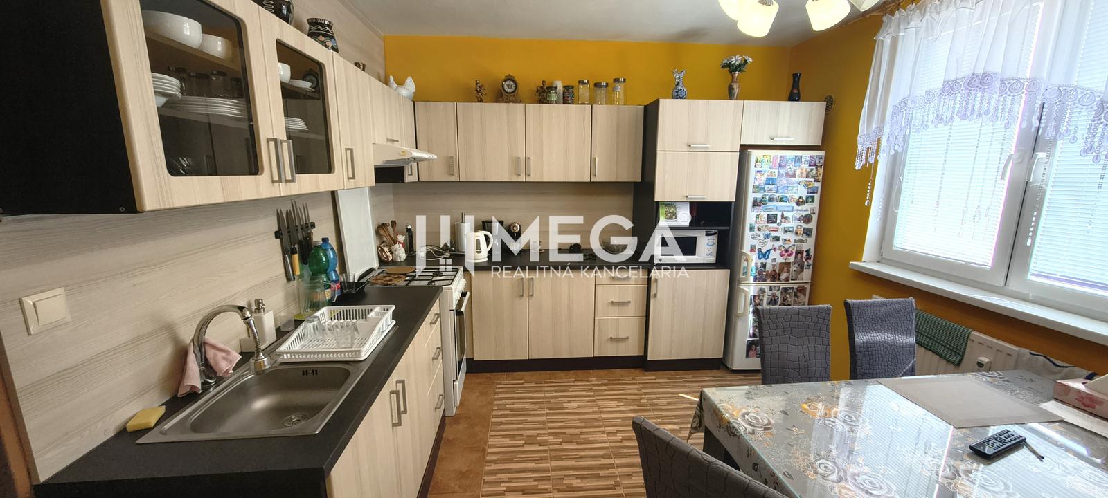DOHODA NA CENE NA PREDAJ 4-IZBOVÝ BYT 88 m² S LOGGIOU HUMENNÉ