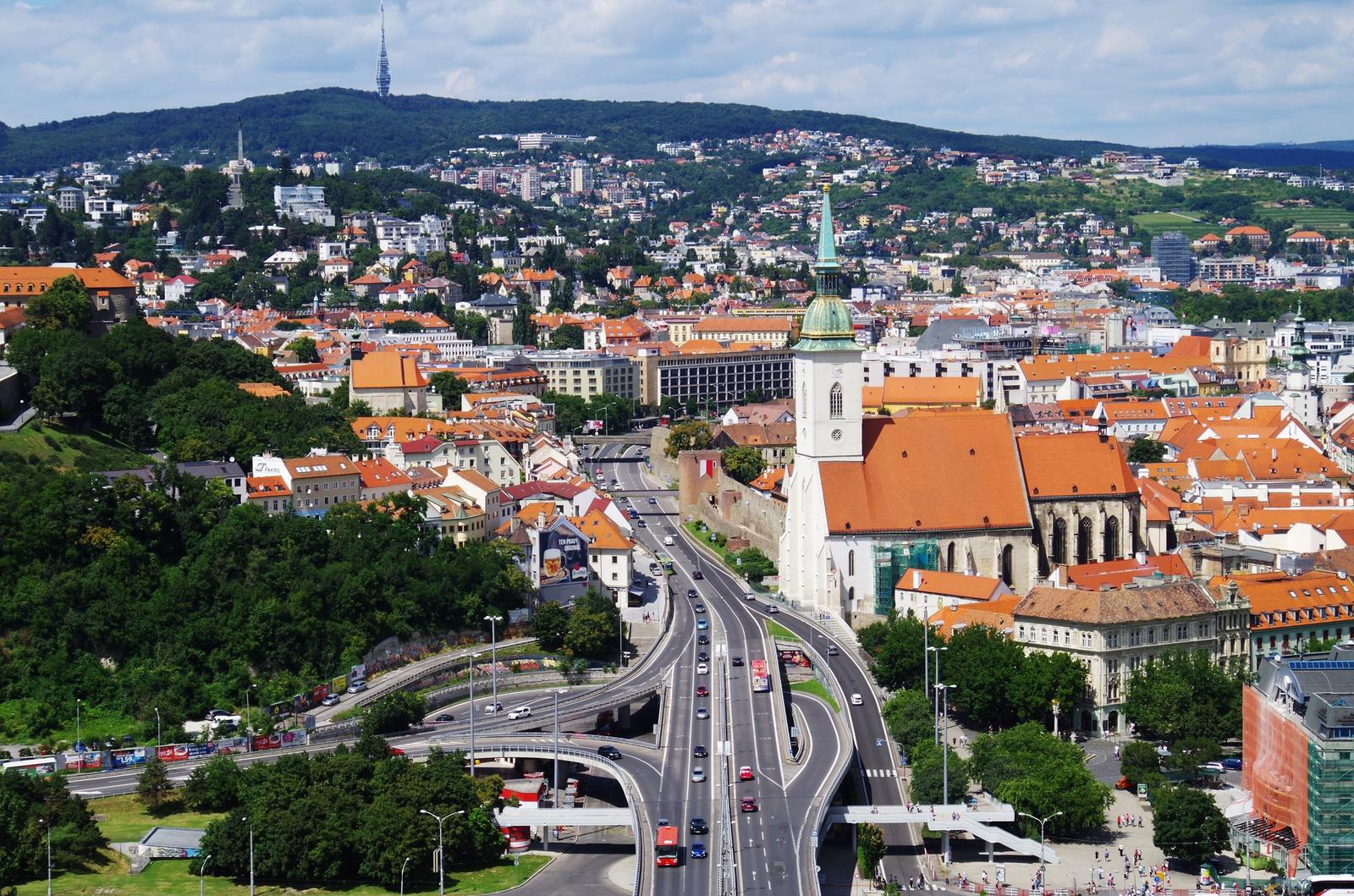 SÚRNE!!! HĽADÁM PRE KLIENTOV 3I BYT V OKOLÍ HABURSKEJ V RUŽINOVE