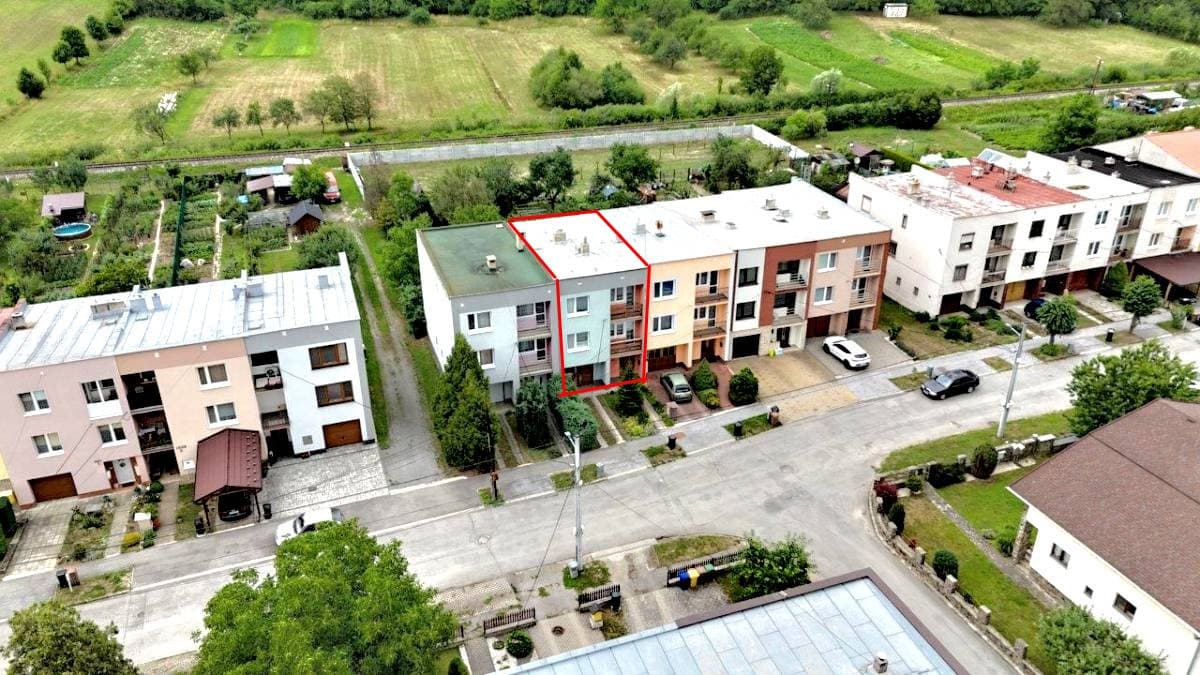 ZNÍŽENÁ CENA, - Rodinný dom na Table v Snine na predaj – fotka 2