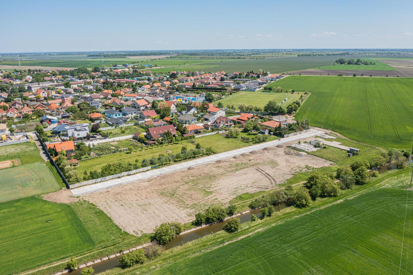 Pozemoky v novo dokončenej lokalite, Štvrtok na ostrove