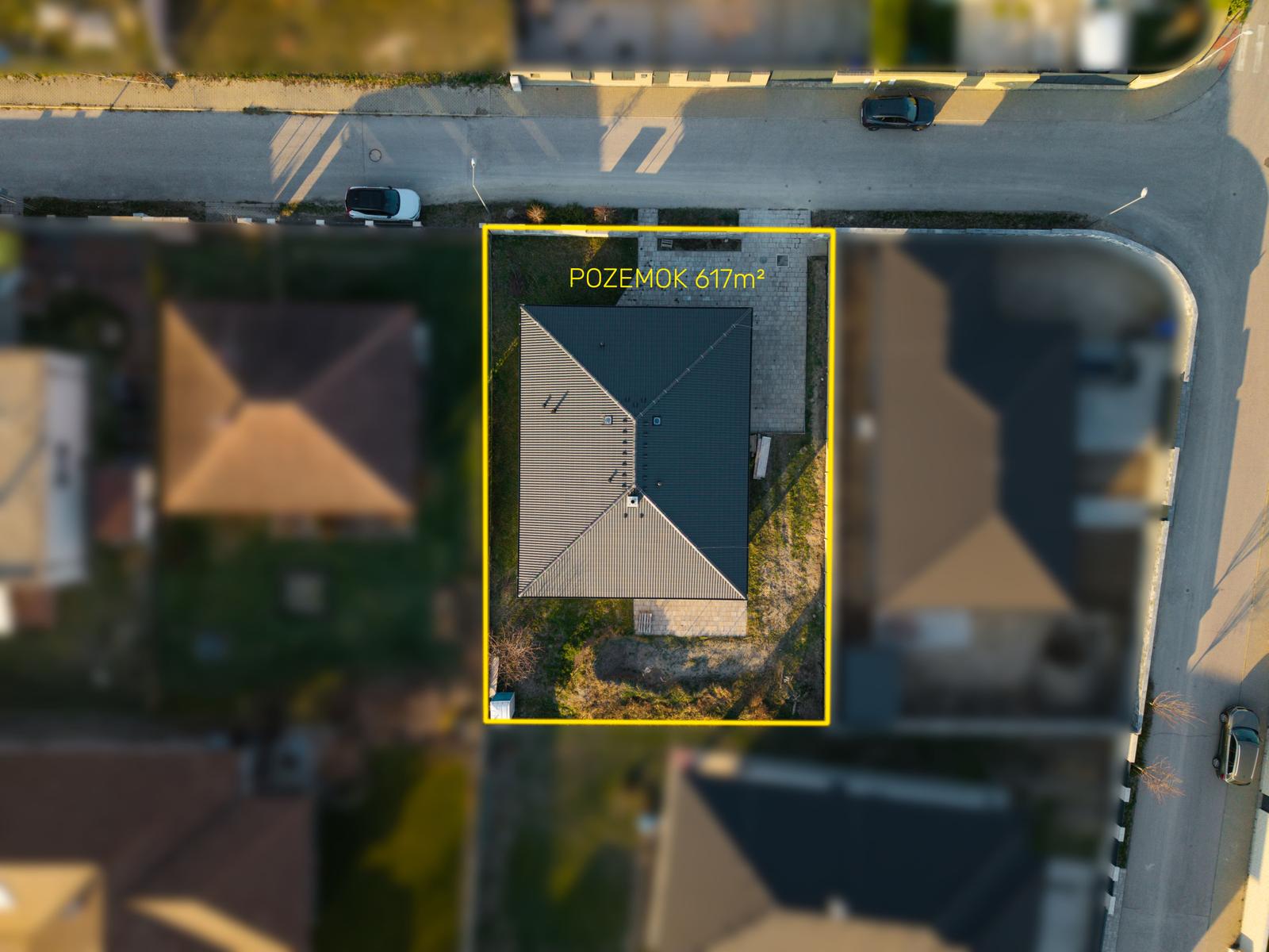 Skolaudovaný rodinný dom 4+1 s modernými technológiami, pozemok 617 m² – fotka 2