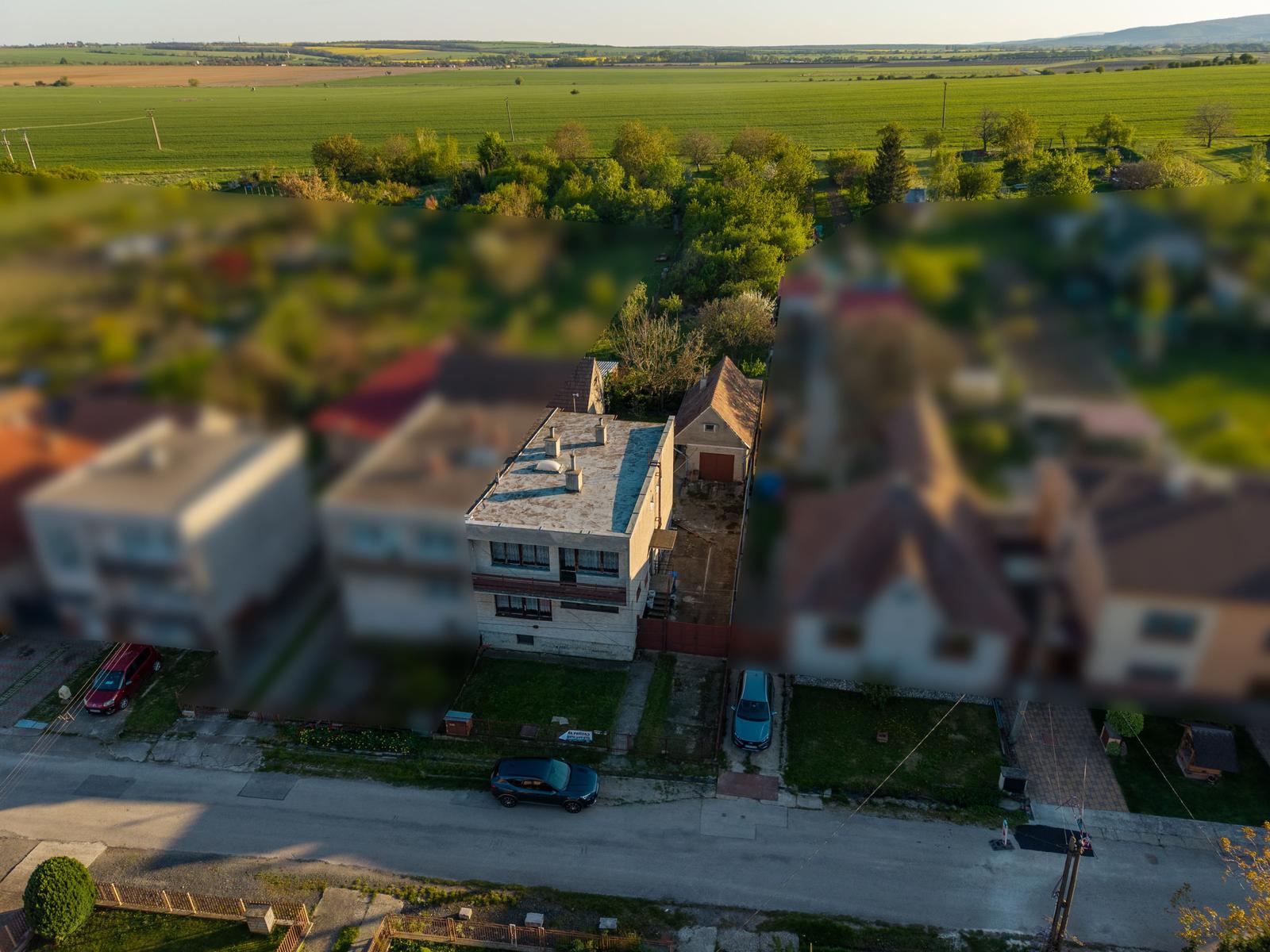 Veľký 5-izbový rodinný dom pod Malými Karpatami – fotka 2