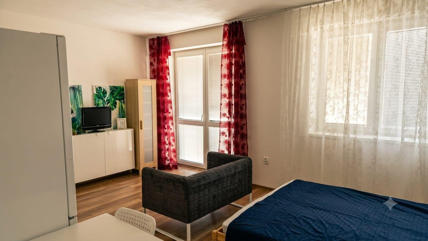 Na prenájom garsonka s balkónom, novostavba