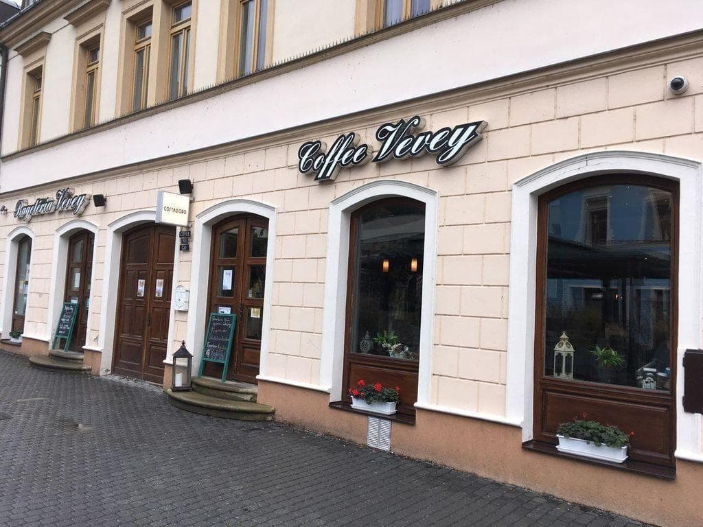 Prenajmem zabehnutú kaviareň v centre Trenčína